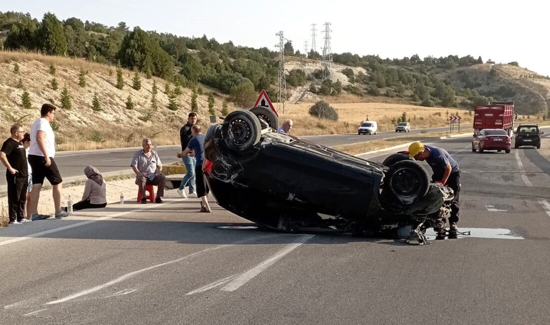 Kütahya’da otomobilin kontrolden çıkarak takla atması sonucu meydana gelen trafik