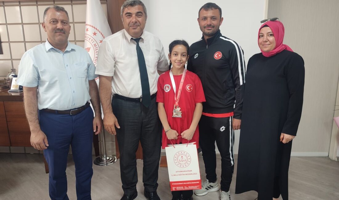 Uluslararası Marmara Cup Karate Şampiyonasında 2’inci olan ve gümüş madalya