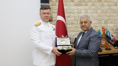 Afyonkarahisar Belediye Başkanı Mehmet Zeybek, kent protokol üyelerinin birlik ve