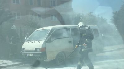 Afyonkarahisar’da seyir halindeki bir kamyonette çıkan yangın kısa süreli paniğe