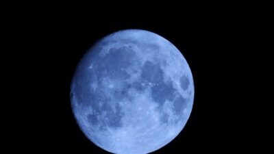 Mavi ay, Hatay’ın Samandağ ilçesinde görsel şölen oluşturdu. Hatay’ın Samandağ