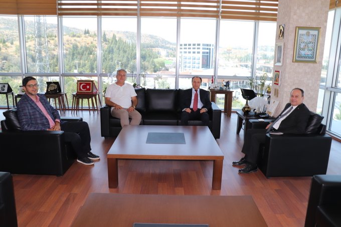 Afyon Kocatepe Üniversitesi Rektörü Prof. Dr. Mehmet Karakaş, AKÜ Yapı