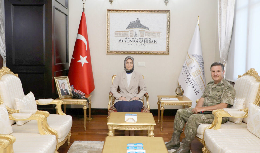 Afyonkarahisar İkmal ve Garnizon Komutanı Tümgeneral Osman Alp, Vali Kübra