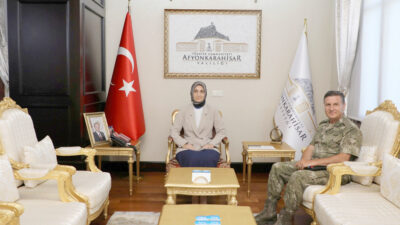 Afyonkarahisar İkmal ve Garnizon Komutanı Tümgeneral Osman Alp, Vali Kübra