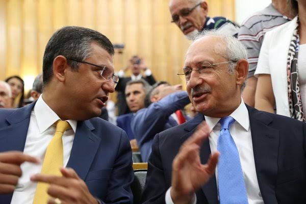 Özgür Özel, önümüzdeki günlerde CHP Genel Başkanlığı için adaylığını açıklayacak.