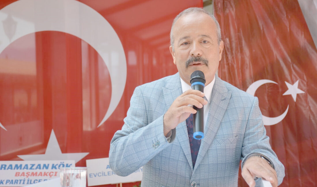 Milliyetçi Hareket Partisi Afyonkarahisar teşkilatının 14. Olağan ilçe kongrelerinde konuşan