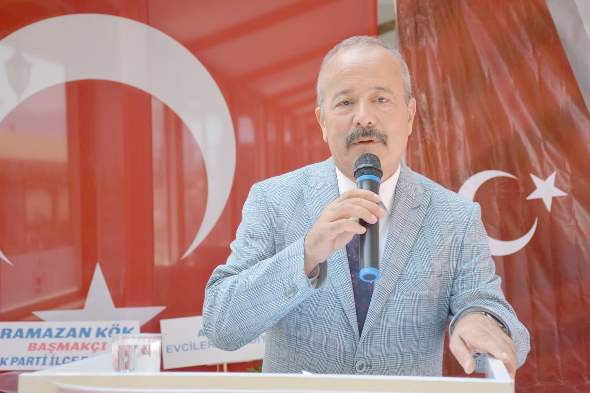 Milliyetçi Hareket Partisi Afyonkarahisar teşkilatının 14. Olağan ilçe kongrelerinde konuşan