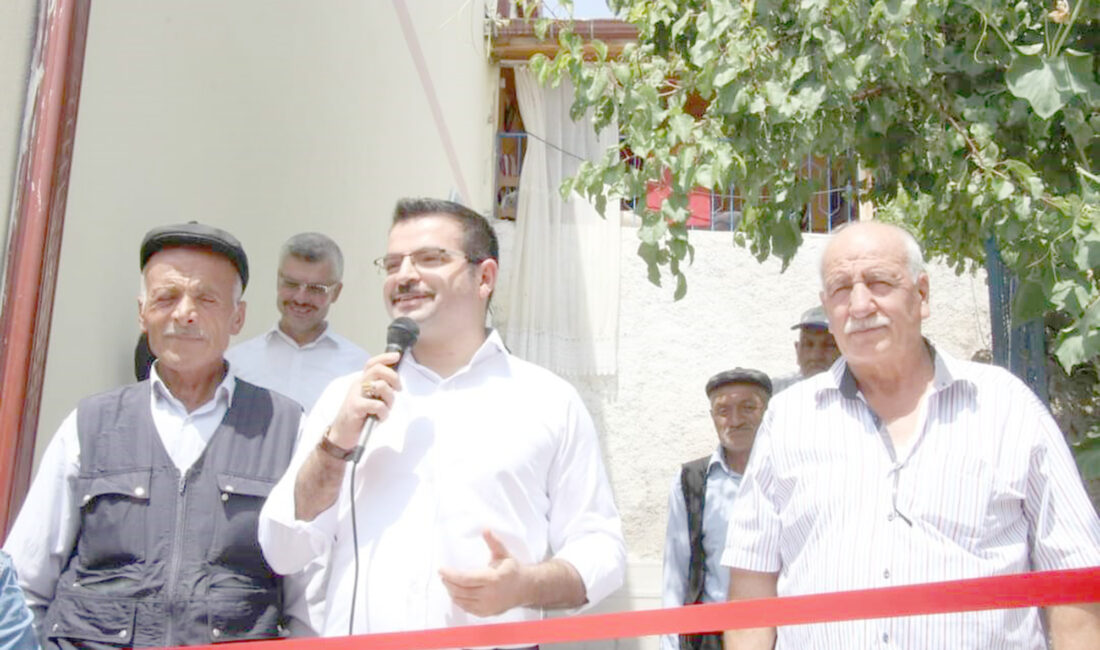 Tadilatı yapılan İlyaslı Köyü Konağı açıldı Afyonkarahisar’ın Şuhut ilçesine bağlı İsalı köyünde tadilat ve tamiratı tamamlanan