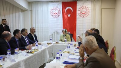 Aile ve Sosyal Hizmetler Bakanı Mahinur Özdemir Göktaş, deprem bölgelerindeki