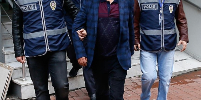 Afyonkarahisar’da yaşanan bıçaklı kavgada 65 yaşındaki bakkal, kendisine hakaret ve