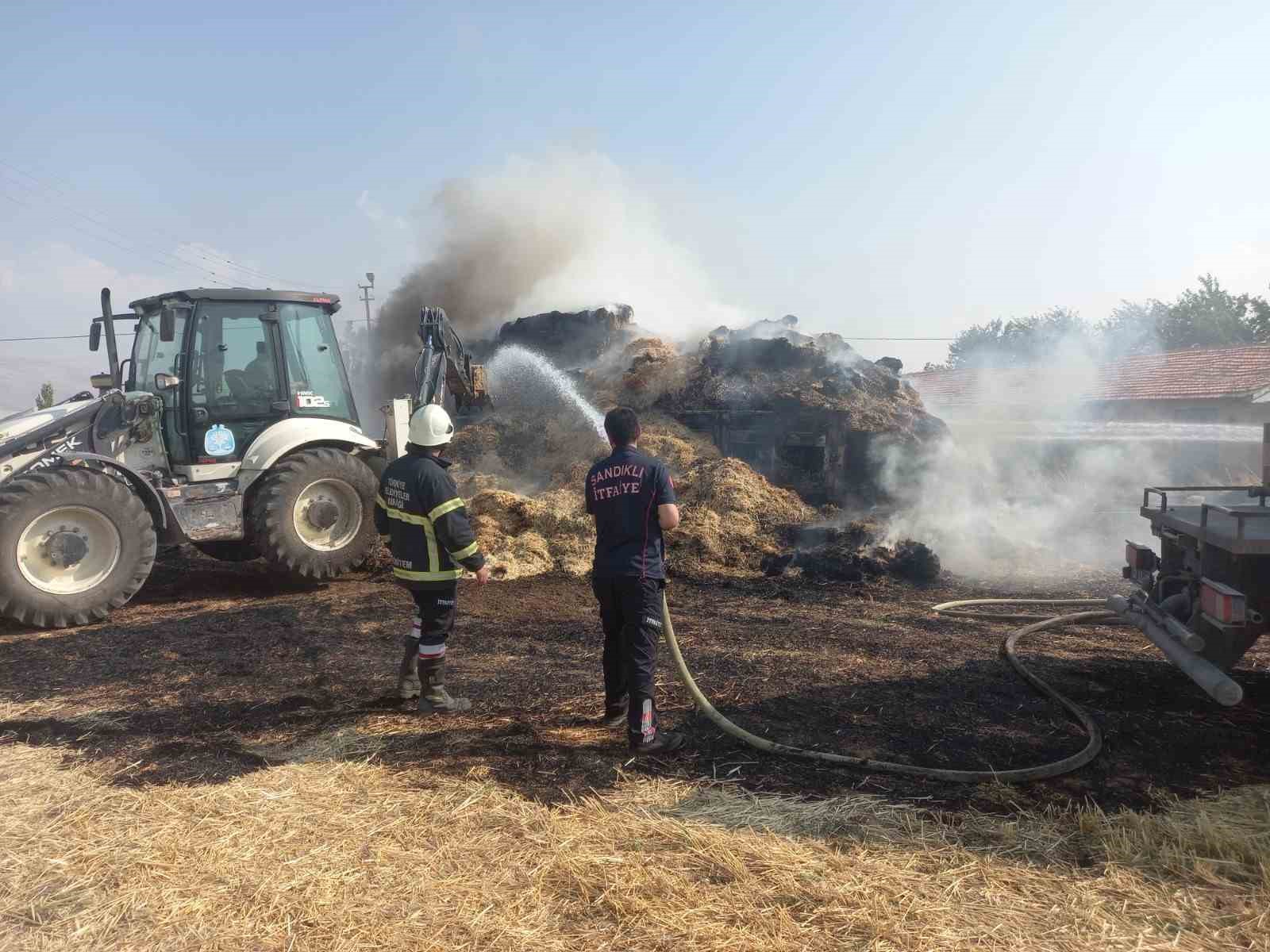 AFYONKARAHİSAR’DA SU MOTORUNDAKİ KISA DEVREDEN ÇIKAN YANGINDA BİR KAMYON ZARAR