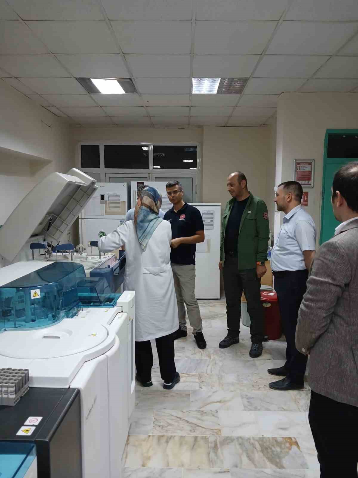 İL SAĞLIK MÜDÜRÜ KORKMAZ, GECE ACİL SERVİSLERİ DENETLEDİ