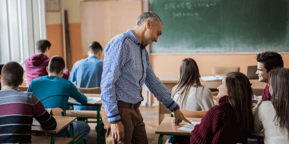 Sadece düz lise mi? Dediğinizi duyar gibi oluyorum sevgili okurlarım.