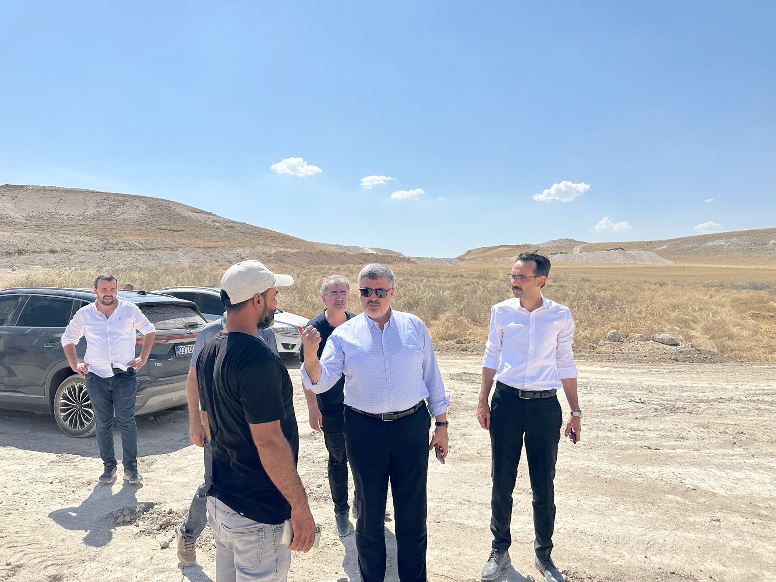 Afyonkarahisar’da ziyaretler yaparak projeleri inceleyen AK Parti Afyonkarahisar Milletvekili Ali