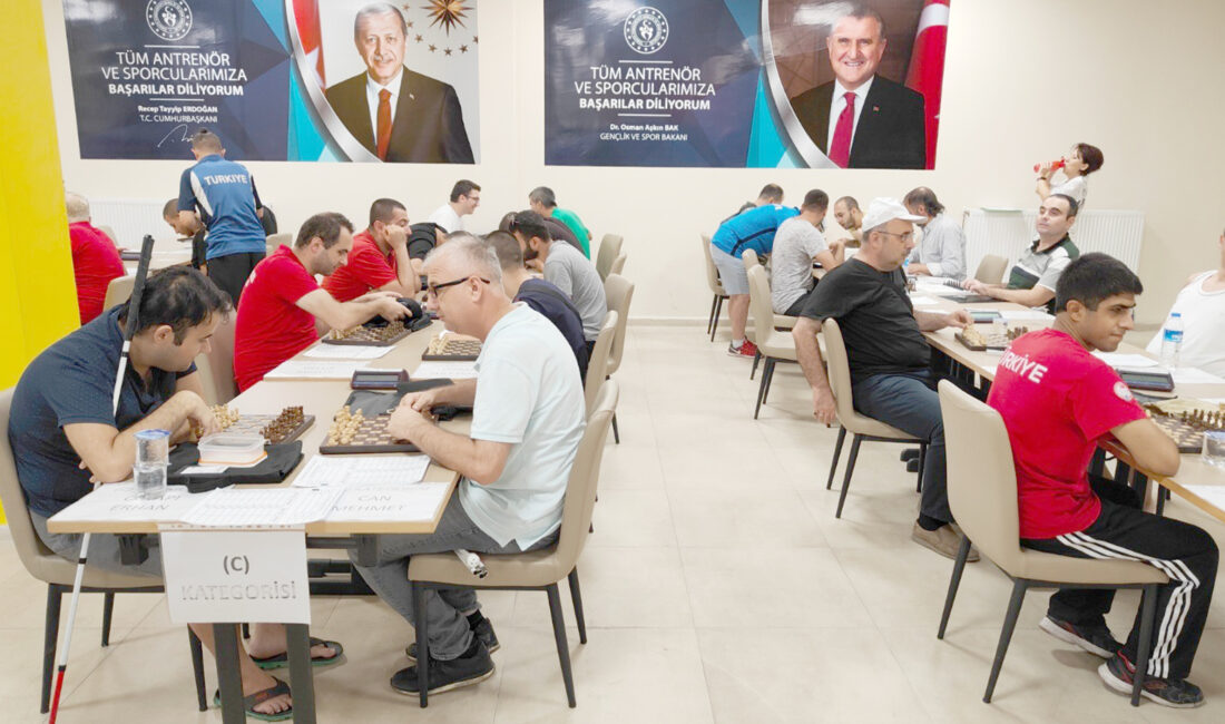 Görme Engelliler Satranç Türkiye Şampiyonası Denizli’de başladı. Şampiyonada yüzlerce görme