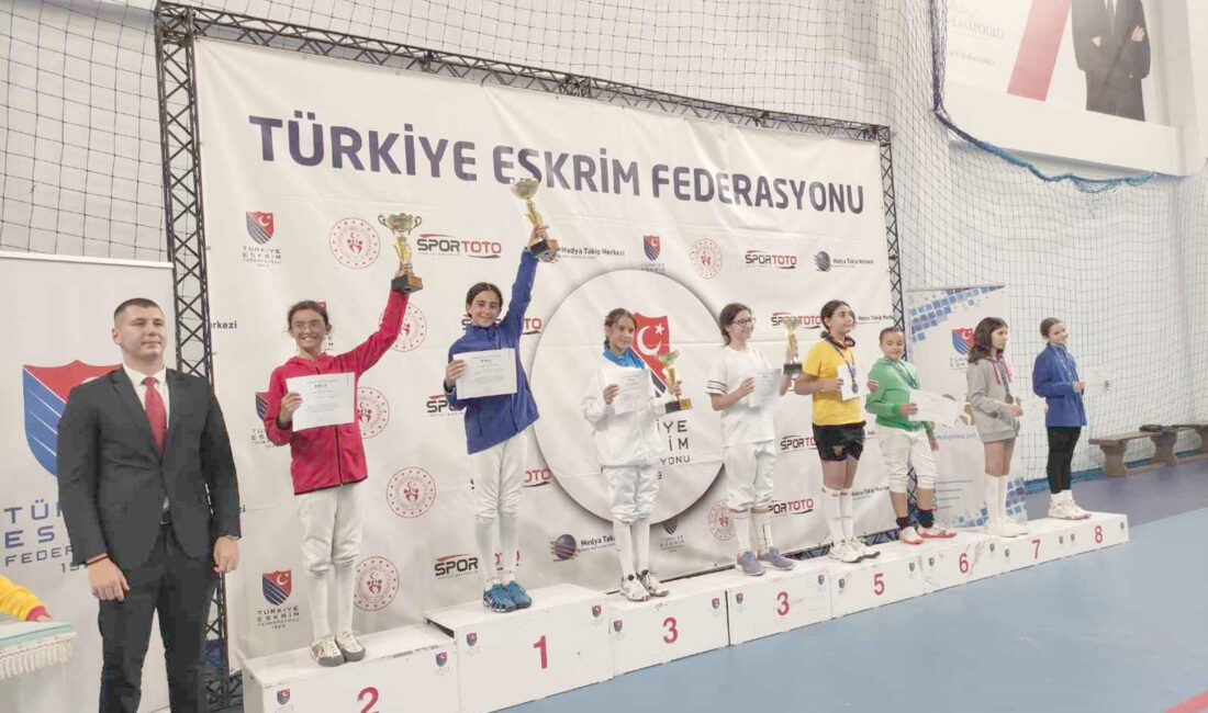 Eskişehirli eskrimciler, Federasyon Kupası Eskrim müsabakalarında 1 altın ve 2