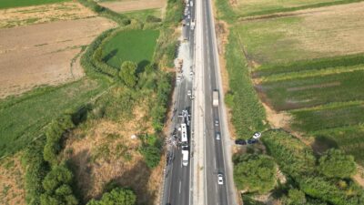Denizli’de düğüne giden otobüsün karıştığı trafik kazasında 6 kişi ölürken,