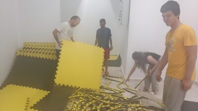 Emirdağ Mithatpaşa Ortaokulu öğretmenleri; yeni öğretim yılına okul temizliğini yaparak