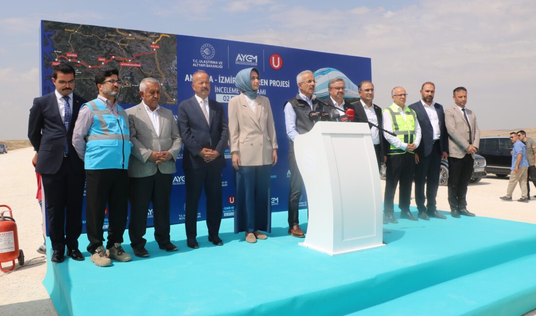 Ulaştırma ve Altyapı Bakanı Abdulkadir Uraloğlu, demiryolu yük ve yolcu