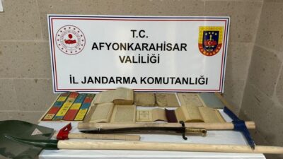 Afyonkarahisar’da kaçak kazı yapan 2 şahıs jandarma tarafından düzenlenen operasyonda
