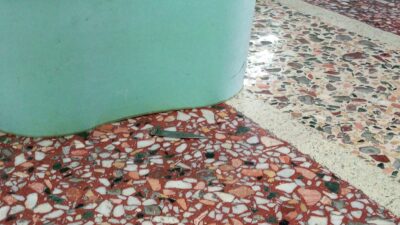 Afyonkarahisar’da cep telefonu kameralarına yansıyan olayda, kayınbiraderin eniştesine bıçağı saplayarak