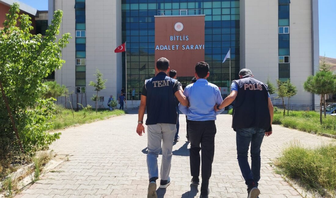 Bitlis merkezli 7 ilde FETÖ/PDY silahlı terör örgütüne yönelik düzenlenen