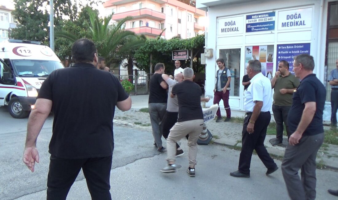 Sakarya’nın Adapazarı ilçesinde vakaya müdahale eden 112 Acil Servis Ambulans