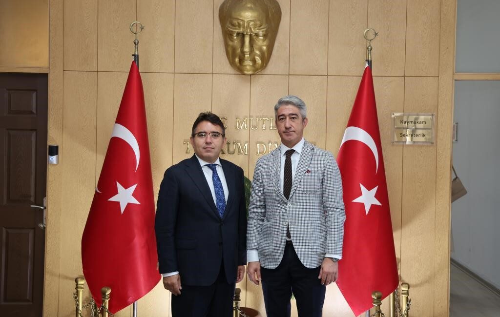 Marmaris Belediye Başkanı Mehmet Oktay yeni göreve başlayan Marmaris Kaymakamı