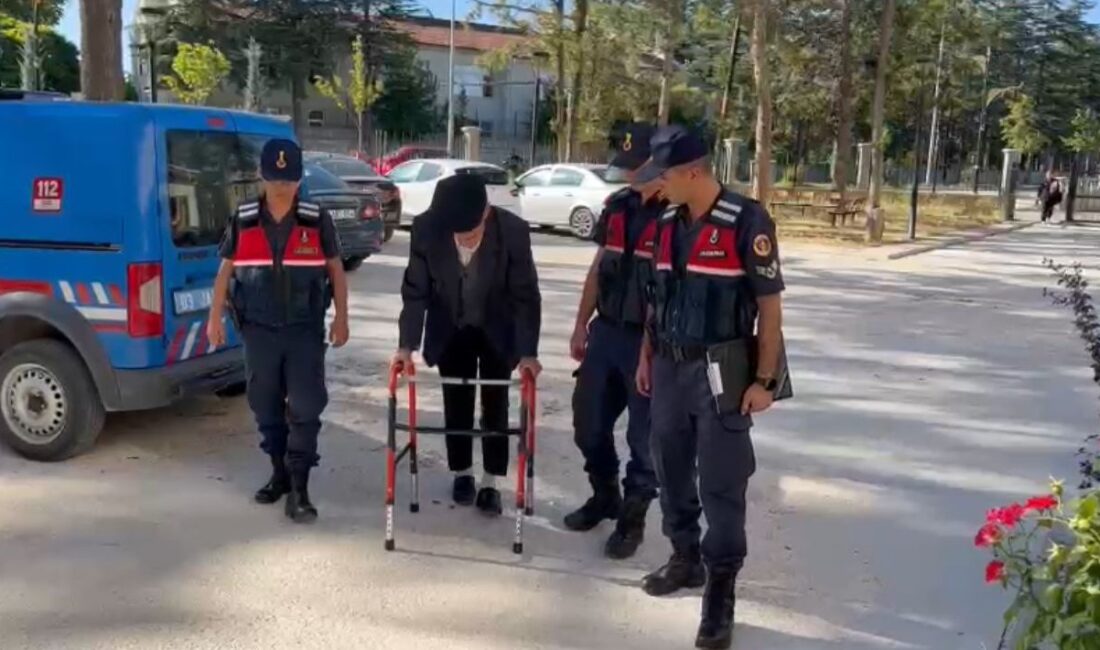 Afyonkarahisar’da 82 yaşındaki karısını 25’e yakın bıçak darbesi ile öldürdüğü