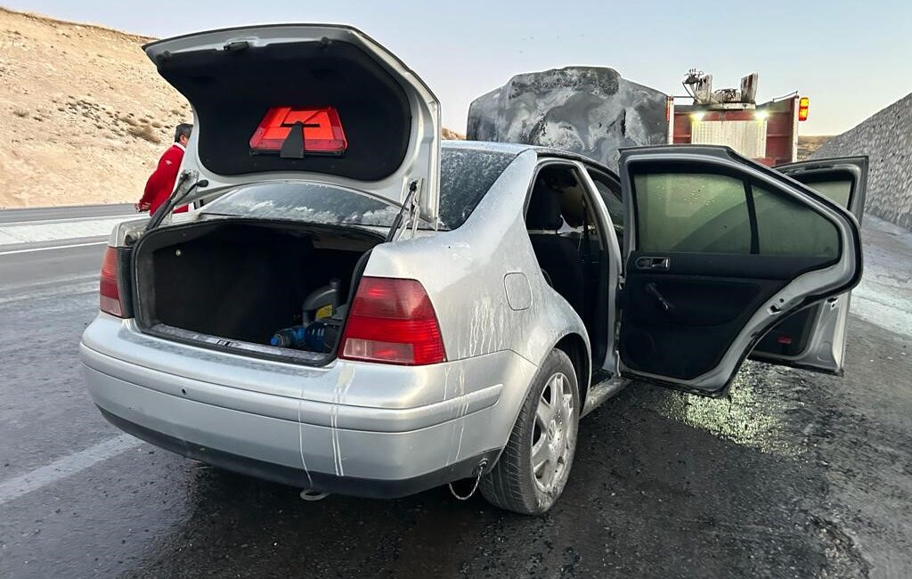 Afyonkarahisar’da bakımdan çıktından yarım saat sonra yanan otomobilin sahibi kadın,