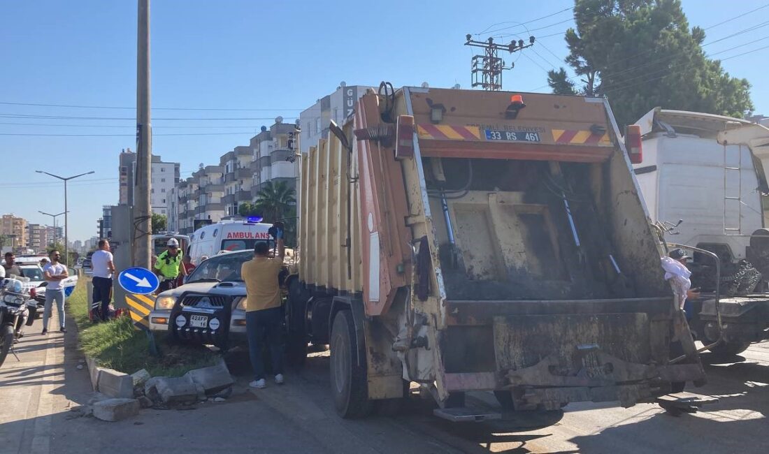 Mersin’in Erdemli ilçesinde çöp kamyonu ile kamyonetin çarpışması sonucu 4