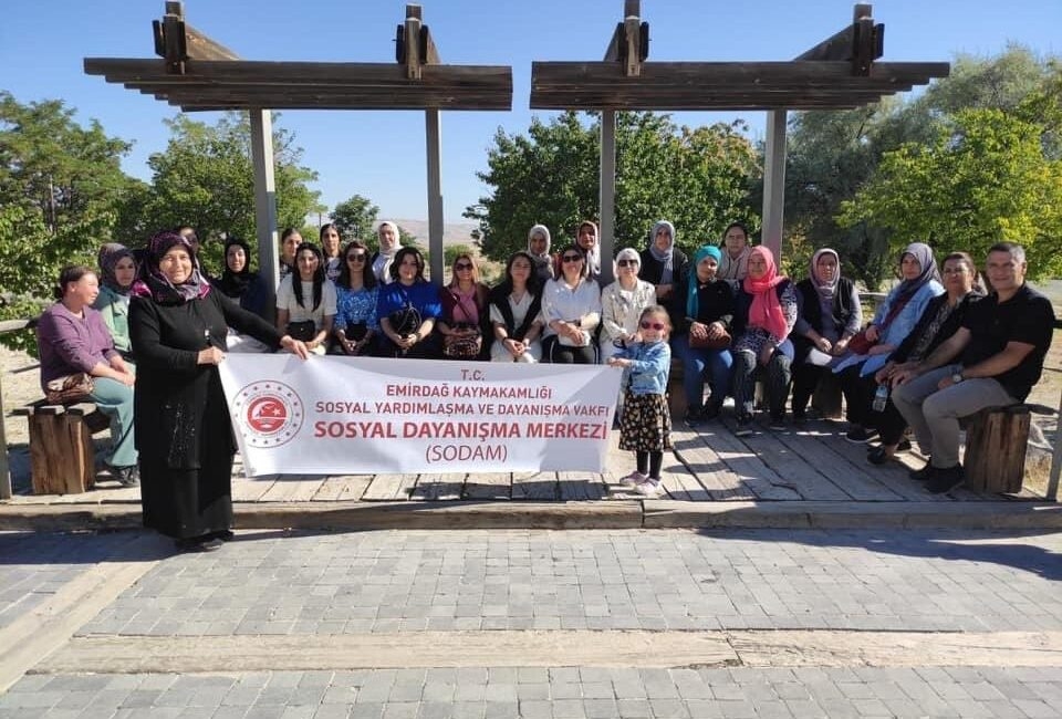 Afyonkarahisar Emirdağ Kaymakamlığı Sosyal Yardımlaşma ve Dayanışma Vakfı (SODAM) kursiyerlerine