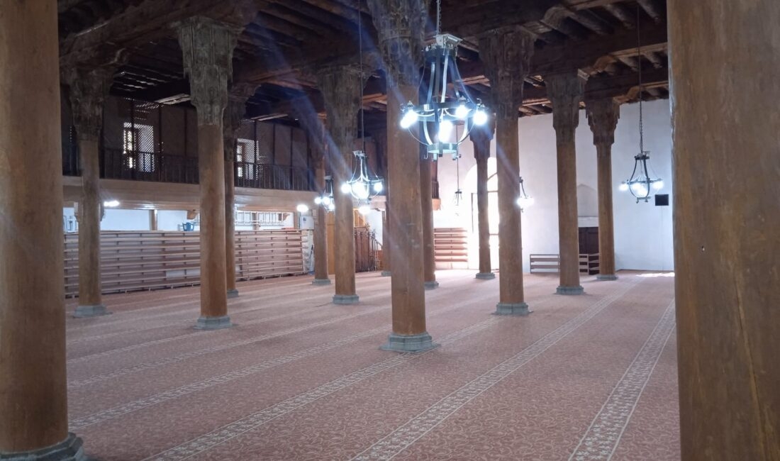 Afyonkarahisar’da 1272-1277 yılları arasında 40 adet ahşap direk üzerine oturtularak