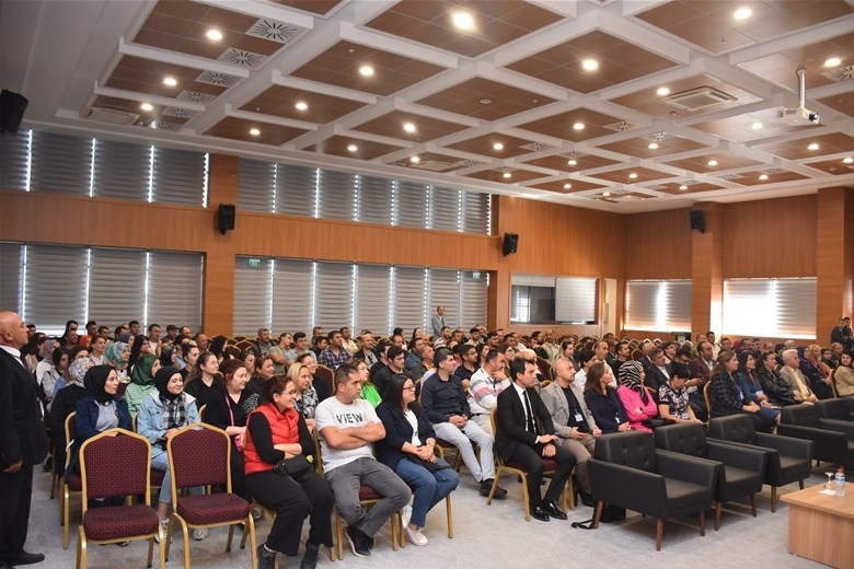 Afyonkarahisar Gençlik ve Spor İl Müdürlüğü bünyesinde görev yapan 277