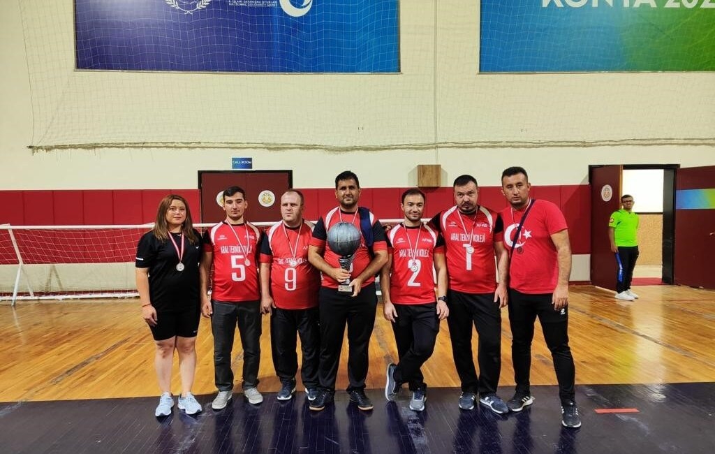Afyonkarahisar Kocatepe Görme Engelliler takımı Goalball Türkiye Turnuvasında ikici oldu.