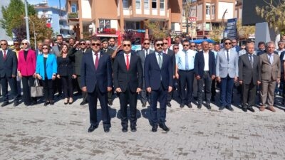 Afyonkarahisar’ın Emirdağ ilçesinde ‘Milli Mücadele-Düşman İşgalinden Kurtuluşun 102’nci Yıldönümü’ törenlerle