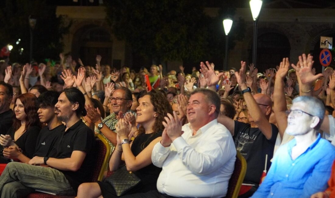 Çeşme Belediyesi tarafından düzenlenen Çeşme Festivali’nin üçüncü günü de coşkuyla