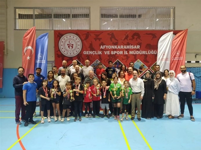 Minikler Takım ve Ferdi İl Birinciliği Masa Tenisi müsabakaları gerçekleştirildi Afyonkarahisar’da gerçekleşen Minikler Takım ve Ferdi İl Birinciliği Masa Tenisi
