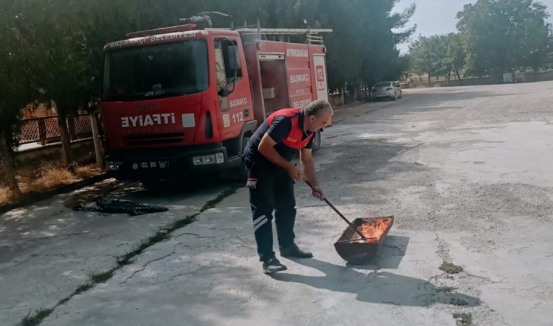 Afyonkarahisar’ın Başmakçı ilçesinde itfaiye personeli tarafından hastane çalışanlarına yangın eğitimi