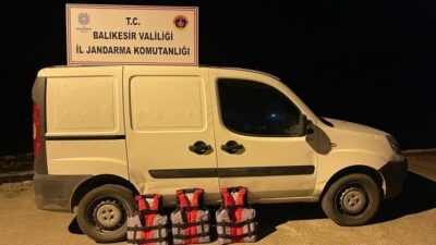 Balıkesir’in Edremit ve Ayvalık ilçelerinde jandarma tarafından düzenlenen iki ayrı