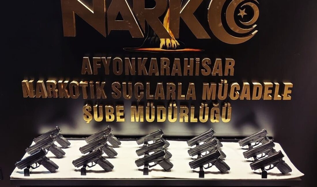 Afyonkarahisar’da güvenlik güçleri tarafından şüphe üzerine durdurulan iki araçta yapılan