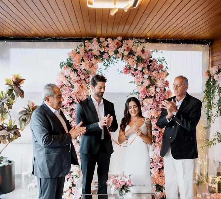 Denizlili ünlü şarkıcı Melek Mosso, model sevgilisi Serkan Sağdıç ile