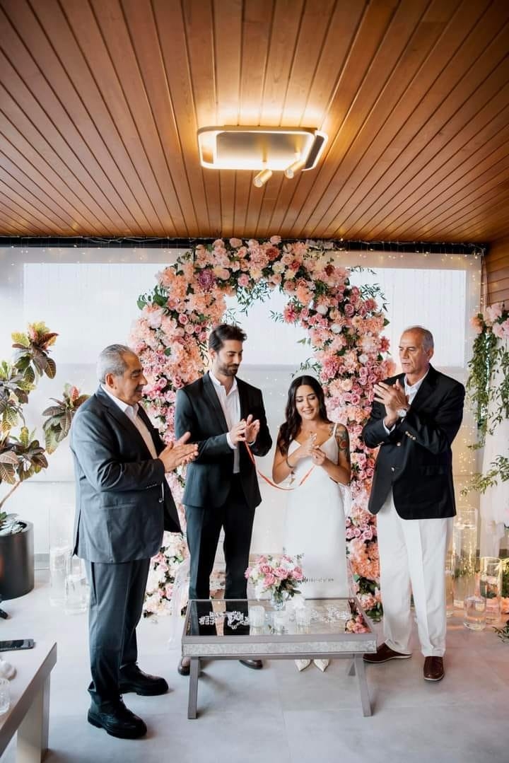 Denizlili ünlü şarkıcı Melek Mosso, model sevgilisi Serkan Sağdıç ile