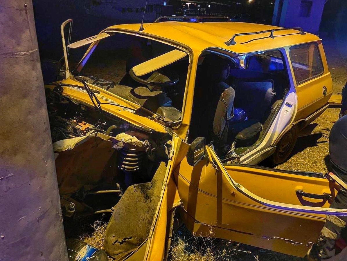 Kastamonu’nun Taşköprü ilçesinde otomobille beton aydınlatma direğine çarpan sürücü, 24
