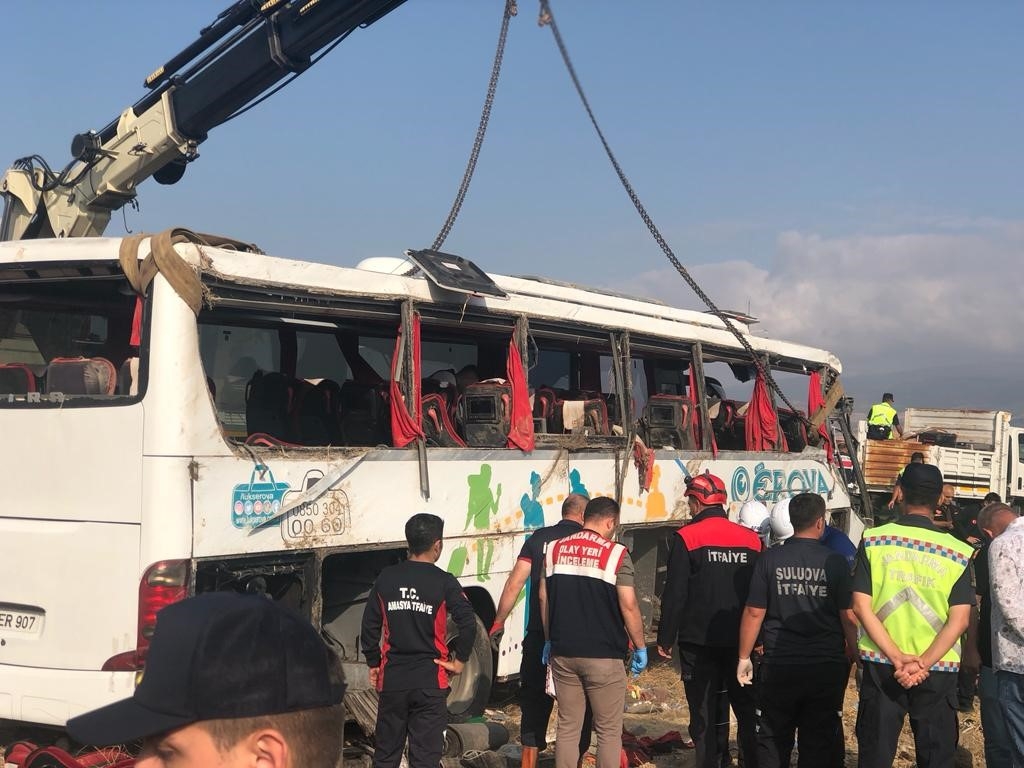 Amasya Valiliği, Merzifon ilçesinde yolcu otobüsünün devrilmesi sonucu meydana gelen kazada
