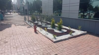 Afyonkarahisar Devlet Hastanesi gerçekleştirilen çevre düzenlemesi sonrası yeni çehresine kavuştu.