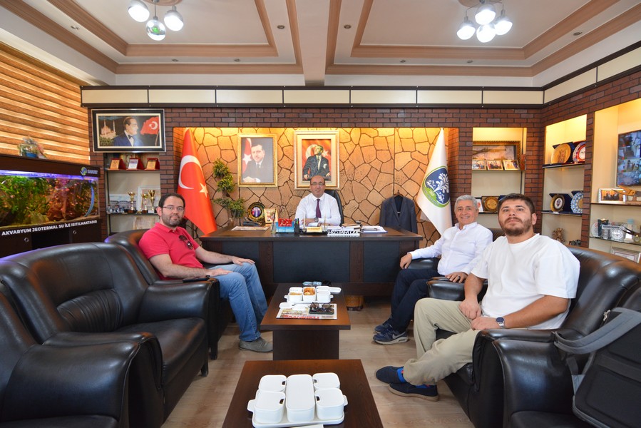 Ankara Vali Yardımcılığı görevinde bulunan Sandıklılı Osman Akbaş ve beraberindeki