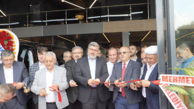 Afyonkarahisar’da Galericiler Sitesine yeni bir soluk getiren Arslan Otomotiv’in açılışı