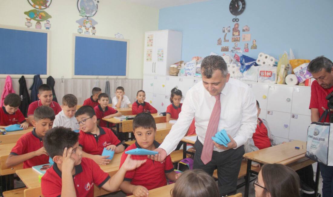 Emirdağ Belediye Başkanı Serkan Koyuncu Emirdağ Aziziye İlkokulunda düzenlenen 2023-2024
