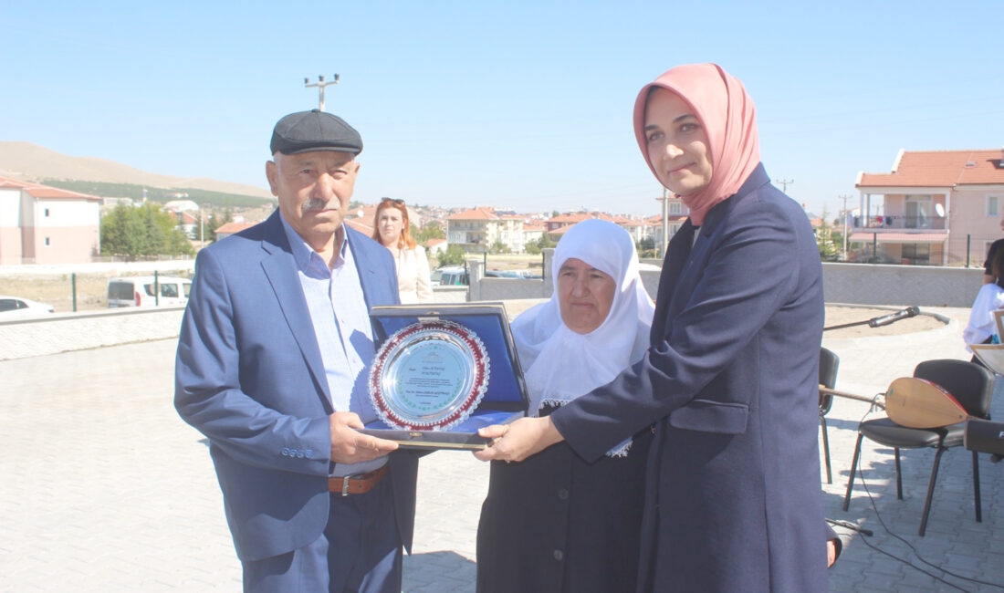 Emirdağ ilçesinde hayırsever aile Ali-Fidan Altıntaş’ın destekleriyle yaptırılan 4 derslikli